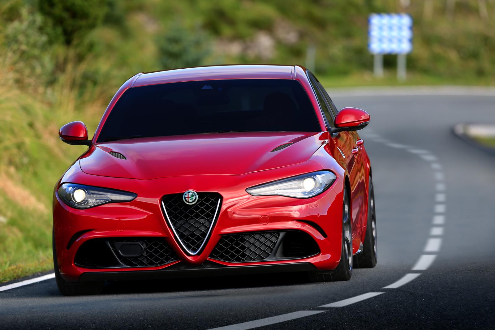 2016-Alfa-Romeo-Giulia-Quadrifoglio-Front-View-Wallpaper.jpg