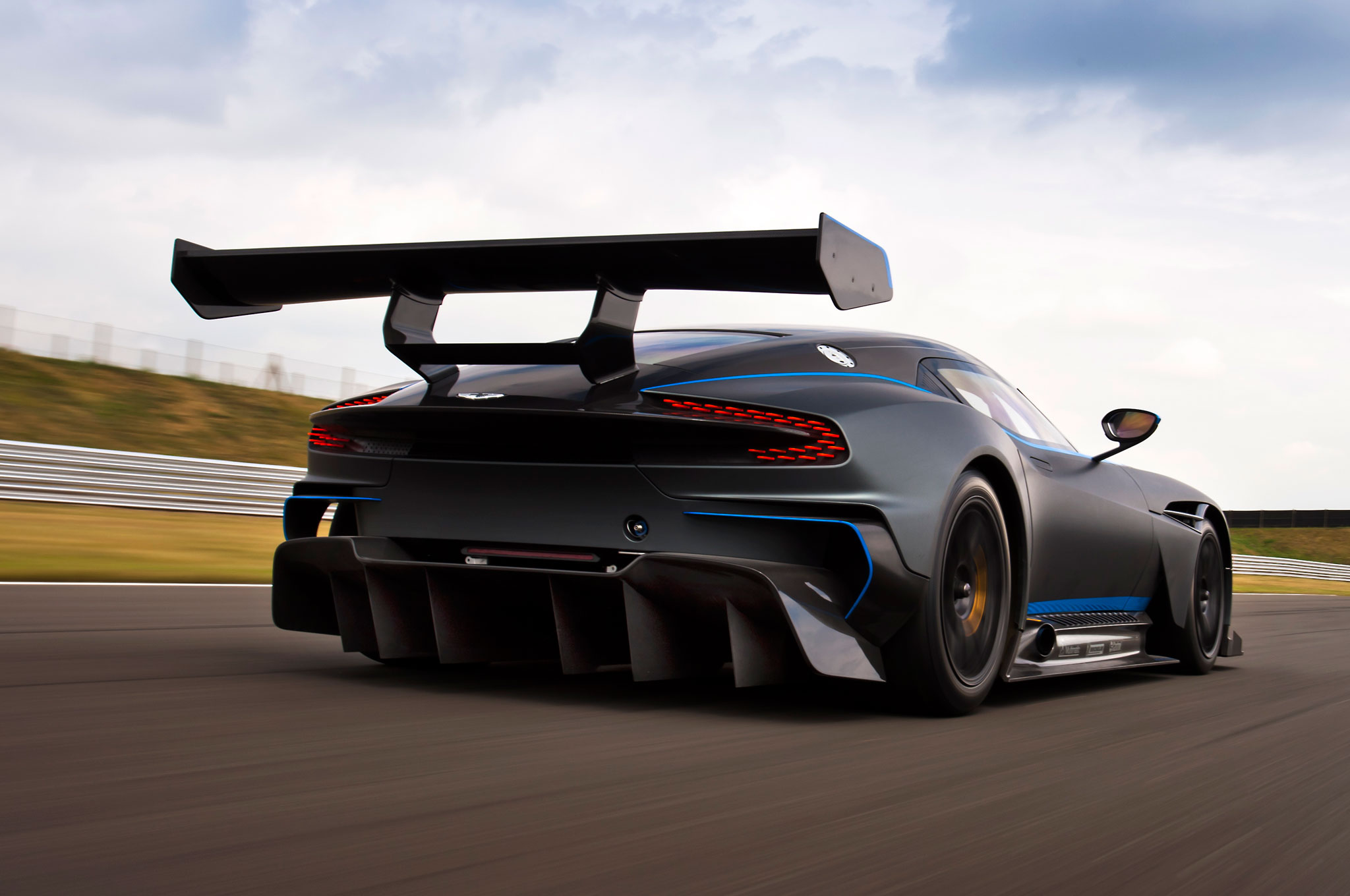 Aston-Martin-Vulcan-rear-three-quarter-in-motion-01.jpg