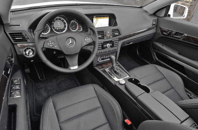 2012-Mercedes-E350-Cabriolet-interior-01.jpg