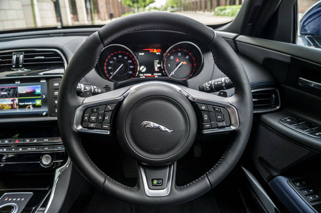 Jaguar-XE-Review-UK-First-Drive-Steering-Wheel-carwitter.jpg