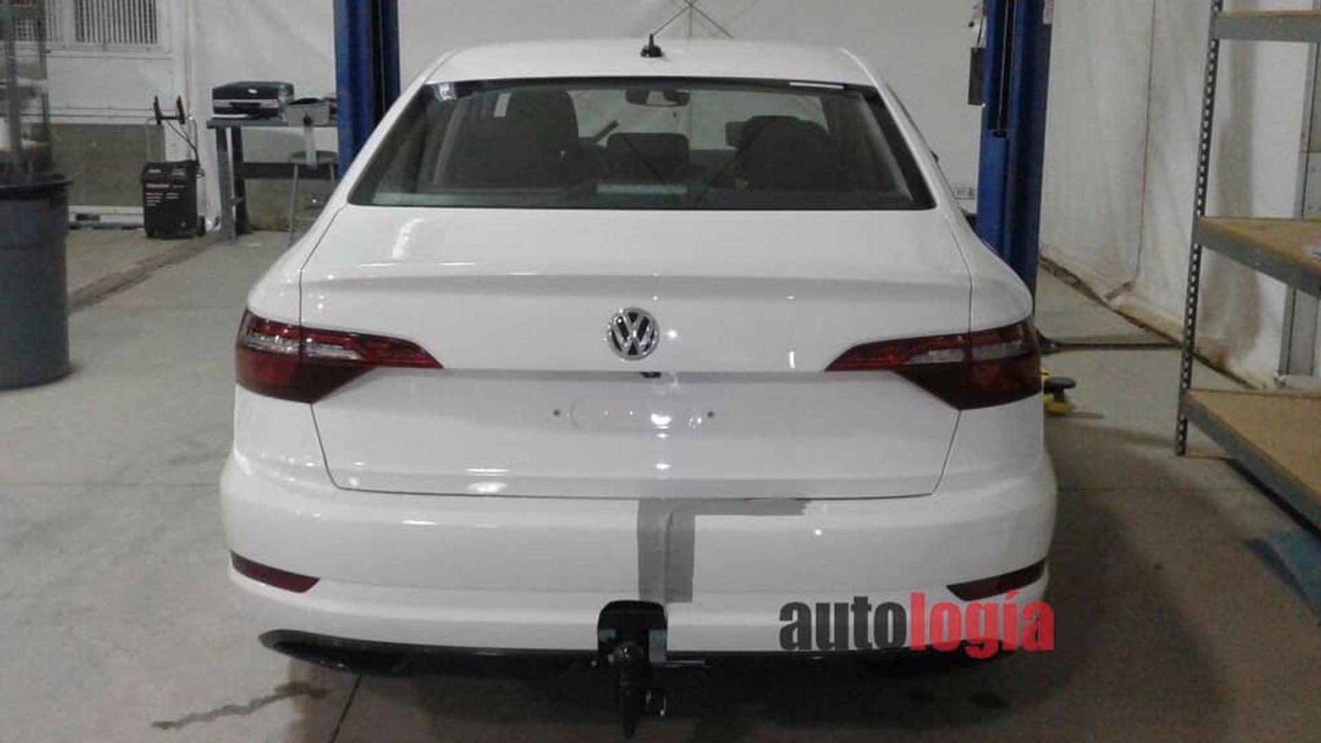 2018-volkswagen-jetta-snapped-without-camo-moves-to-mqb-platform_2.jpg