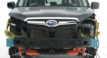 2014-Subaru-Forester-symmetrical-appearance.jpg