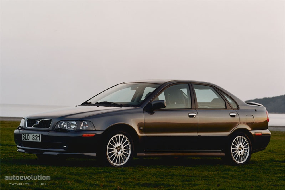 volvo-s40-i-restyling-1999-2004-sedan-interior.jpg