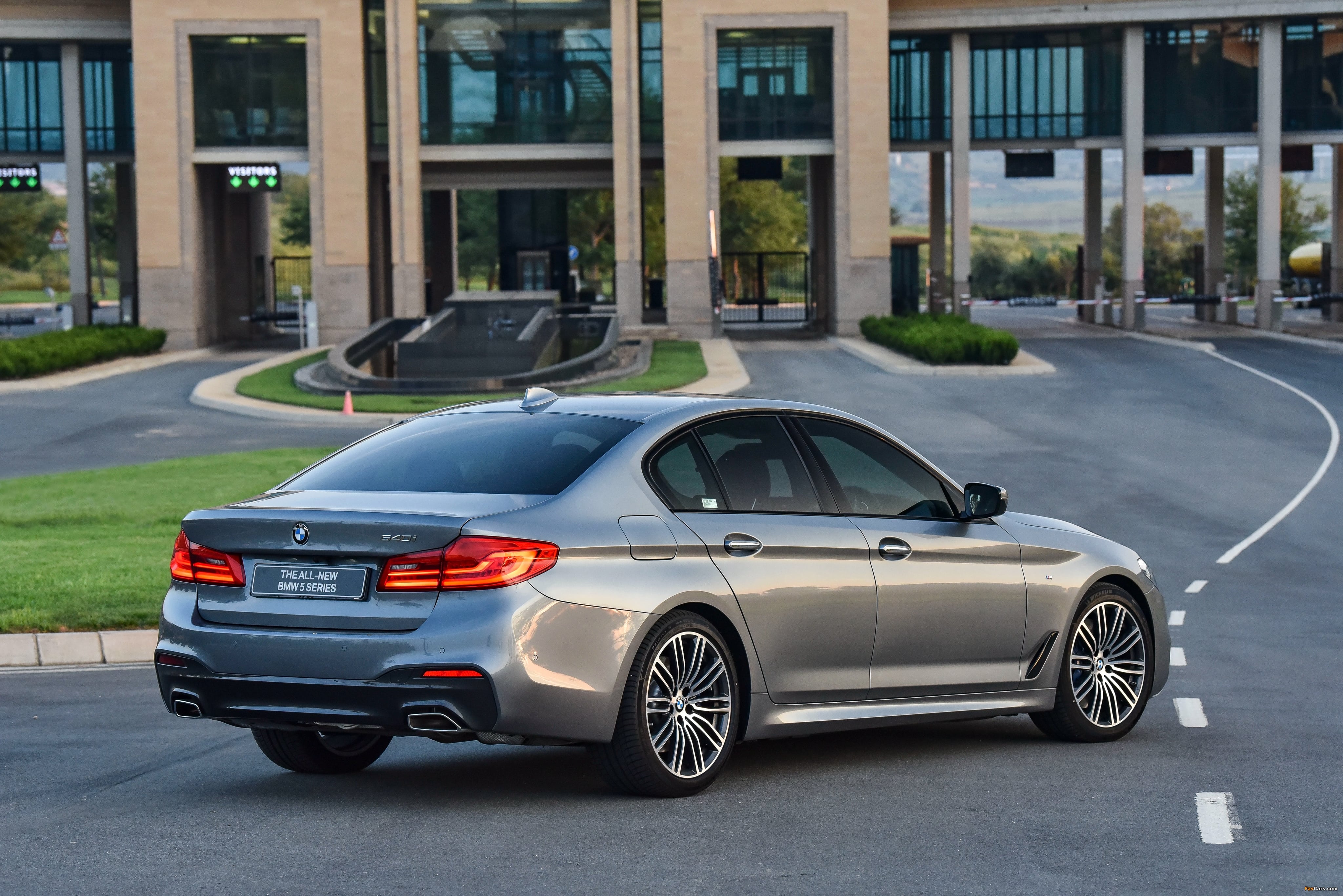 bmw_5-series_2017_pictures_23-min.jpg