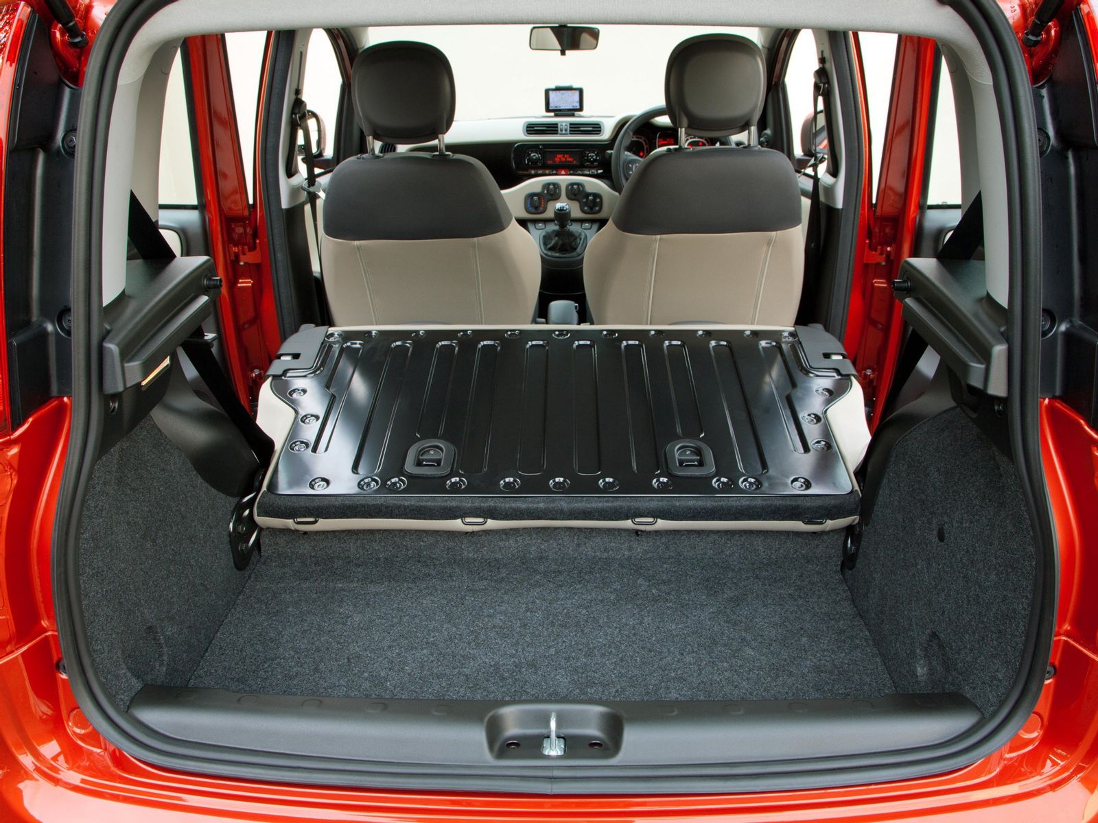 FIAT_PANDA_hatchback_5_2012_interior-photos_o_fiat-panda-hatchback-5-doors-2012-model-interior...jpg