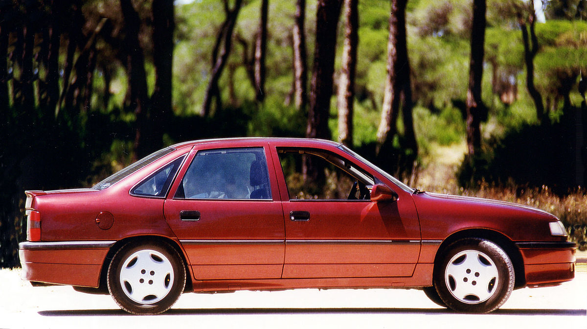 1200px-Opel_Vectra_2000_1989-1992.jpg