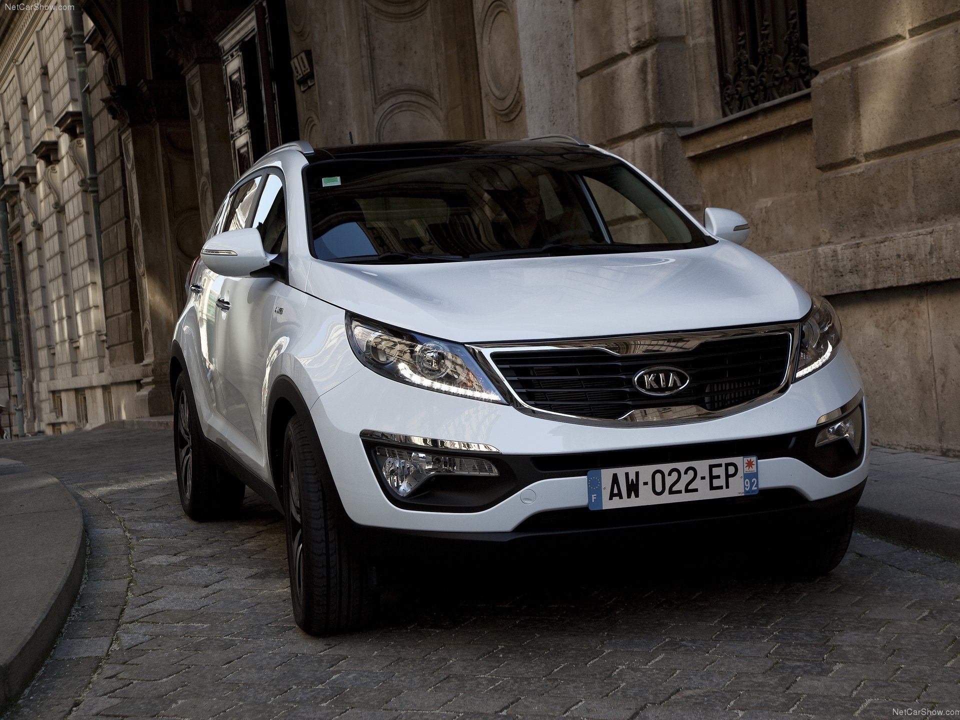 Kia-Sportage-2011-HD-e2a2f9df1b89578f34f28d24c370b57e46f8675a8.jpg