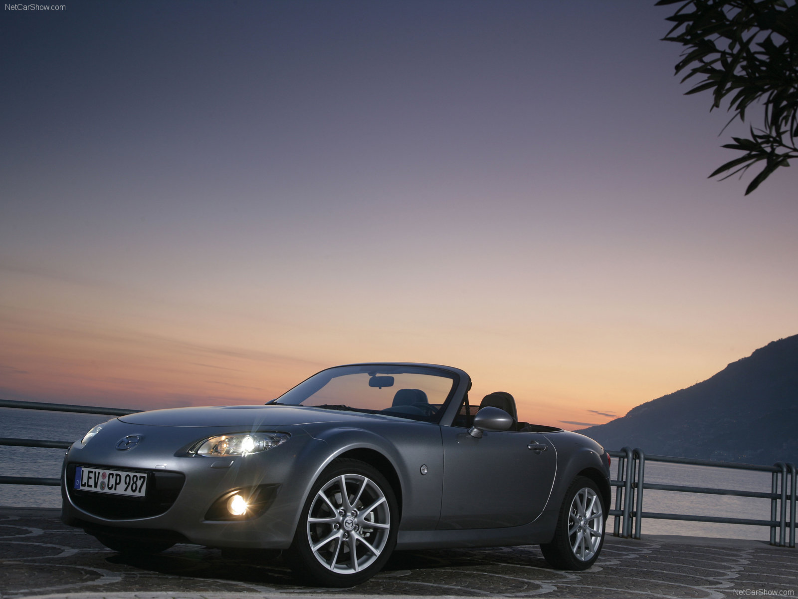 Mazda-MX-5-2009-wallpaper.jpg