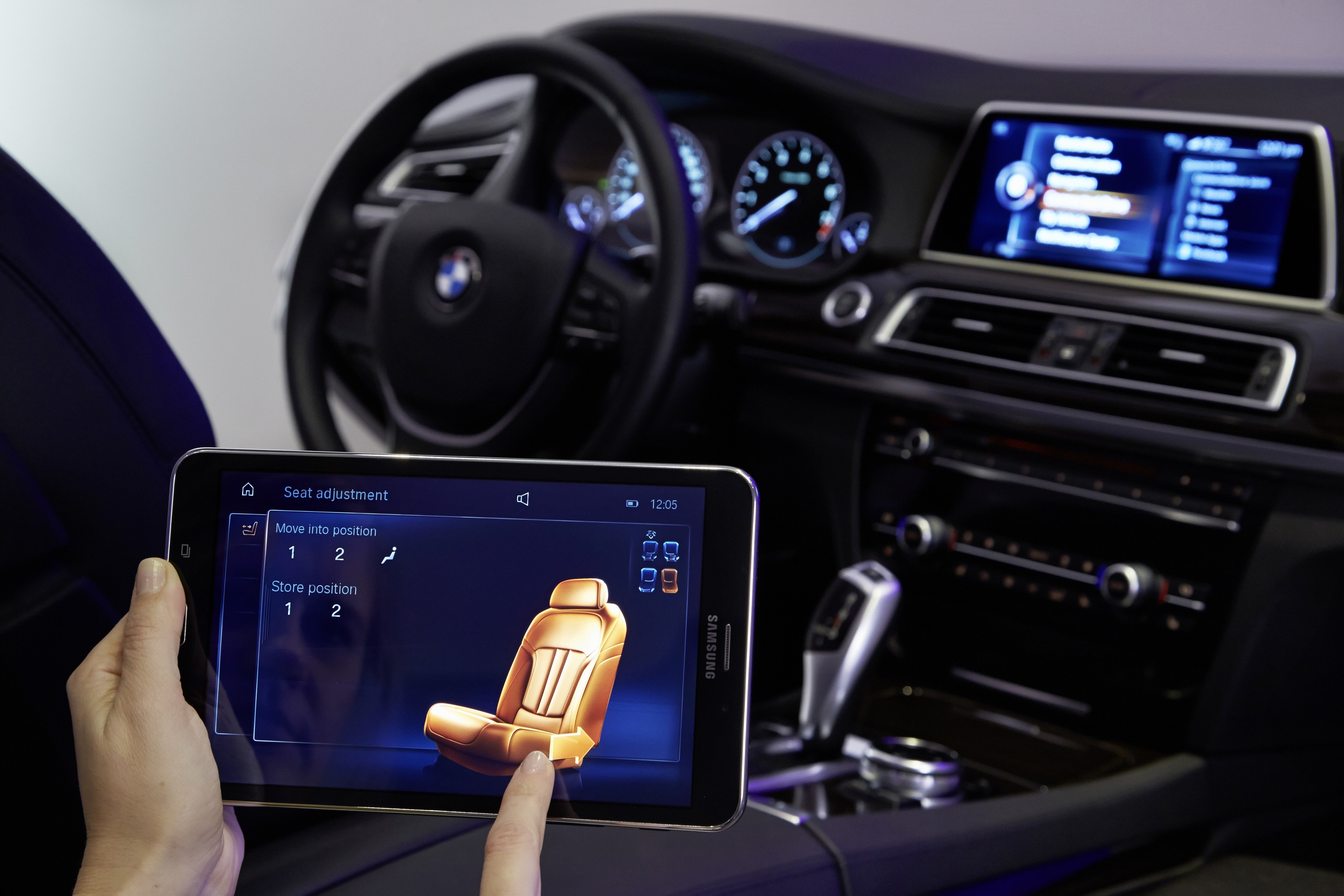 Android bmw. BMW IDRIVE 7. BMW IDRIVE 8. BMW IDRIVE 4 Screen. БМВ F 15 планшет.