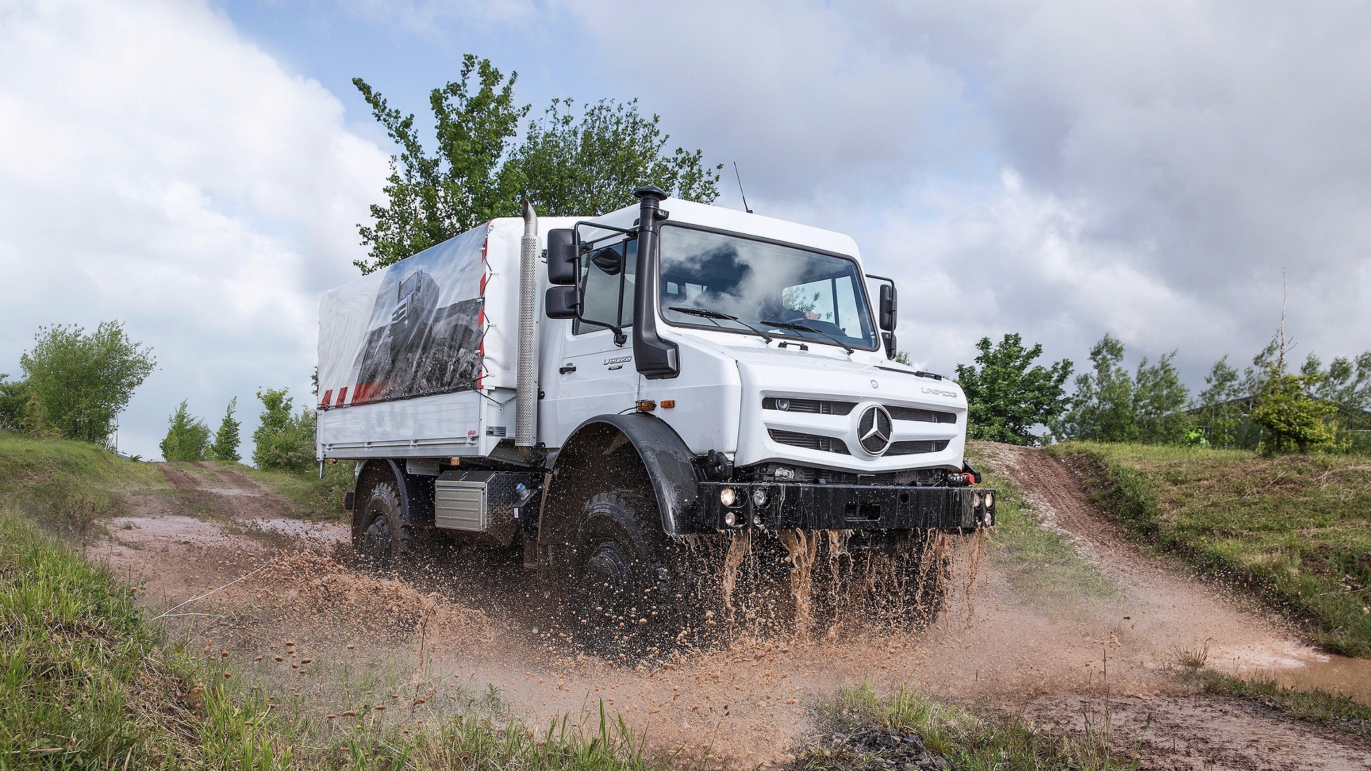 Электромобиль mercedes unimog