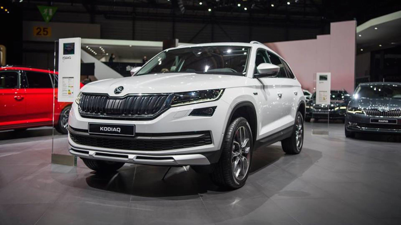 Шкода кодиак с пробегом в москве. Skoda Kodiaq Scout. Skoda Kodiaq Sportline. Skoda Kodiaq Scout салон. Škoda Kodiaq Sportline and Scout.