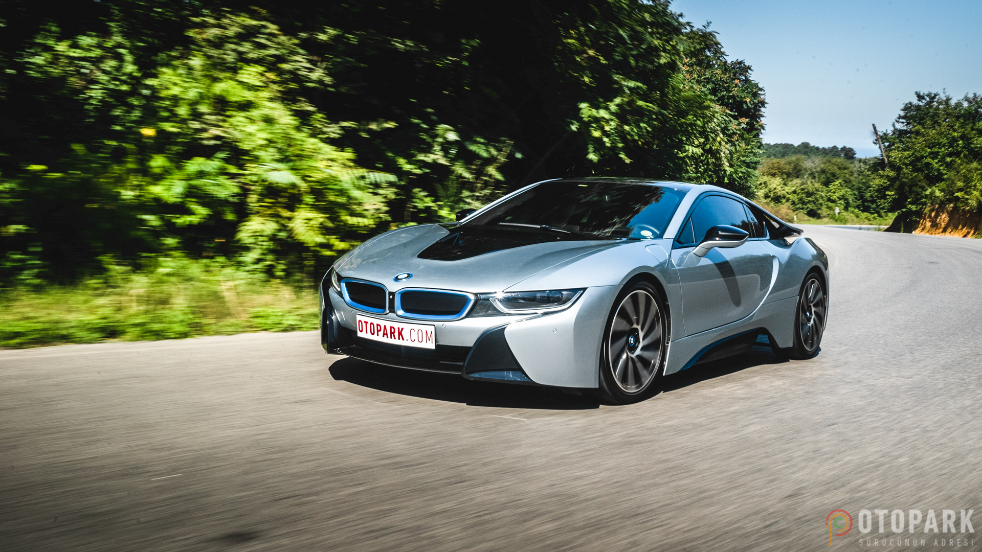 BMW i8 Р±РѕРєРѕРј